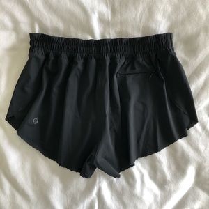 EUC LULULEMON Surf Board Short 2.5”